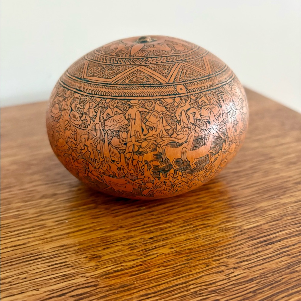 Handmade Sculpted Peruvian Gourd